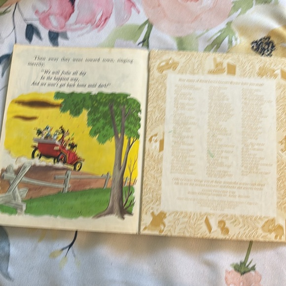 Vintage Mickey Mouse’s Picnic Book - Picture 7 of 7